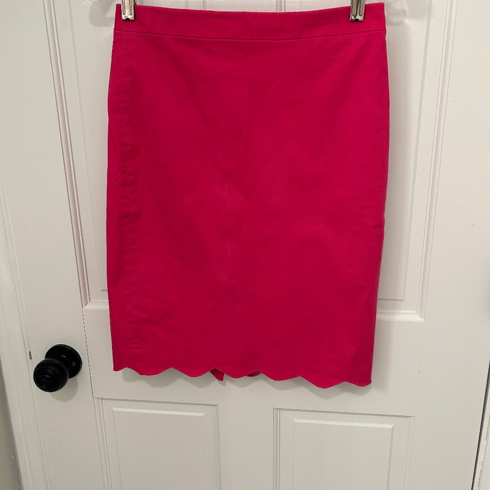 Pencil Shirt w/ scalloped hem